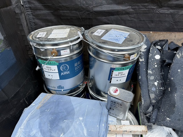 モルタル外壁塗装工事で使用する低汚染塗料「超低汚染リファイン1000Si-IR」