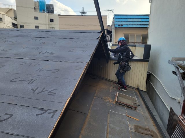 飯田市で瓦屋根をガルバリウム鋼板へ葺き替えました