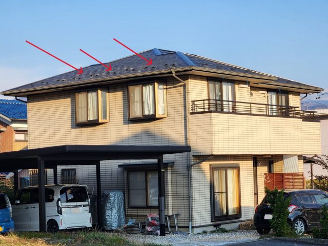 飯島町で劣化していたコロニアル屋根の無料点検をおこないました