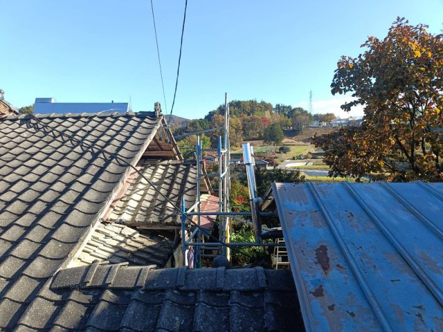 下條村S邸足場の設置