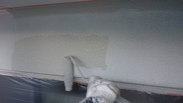 宮田村Pボード外壁塗中塗り2
