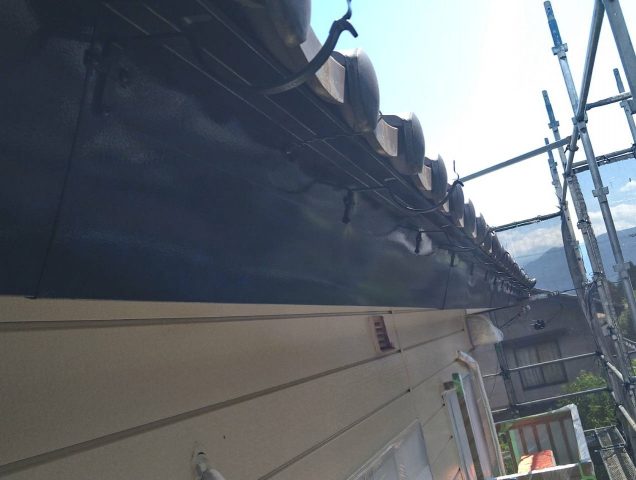 駒ヶ根市T邸雨樋交換金具取付
