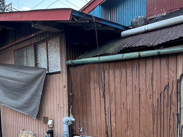 経年劣化で排水機能が低下していた住宅の雨樋