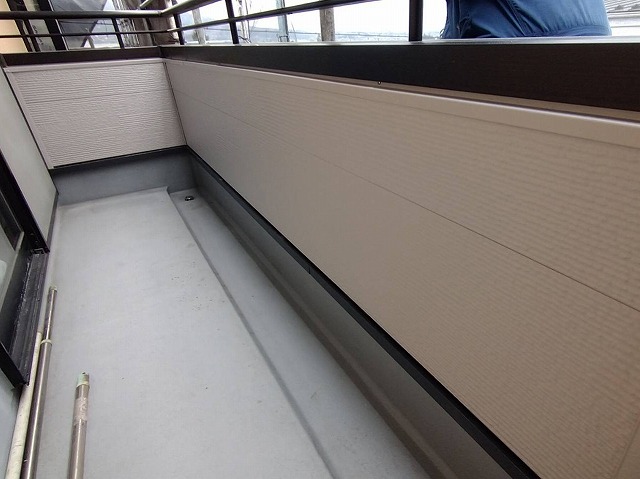 立ち上がり全面の仕上げと統一感のある見た目へ