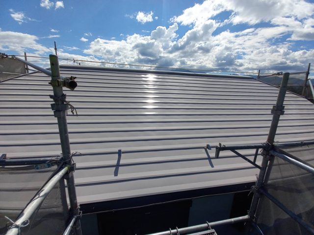 伊那市K邸屋根朝日ソーラーパネル撤去