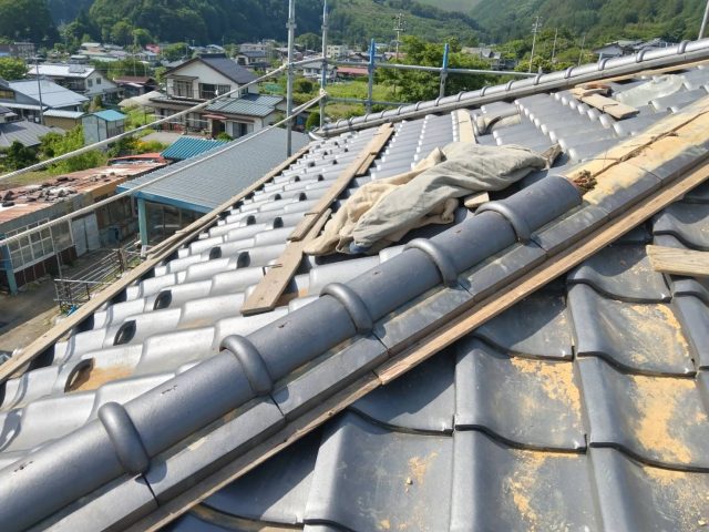 木祖村O邸棟瓦の積み直し