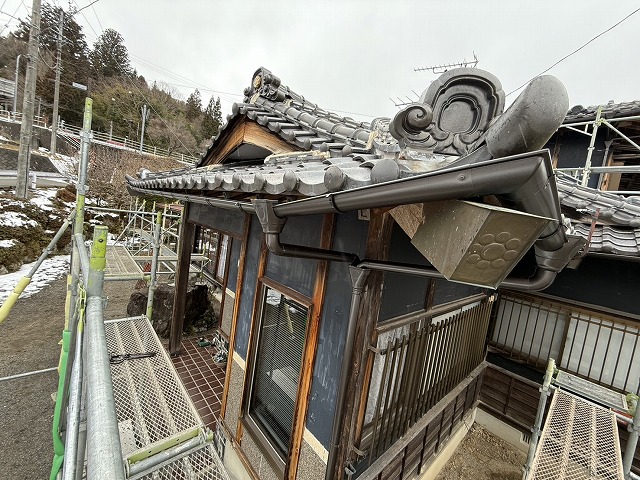 雨樋交換工事の隅木周辺の納まり