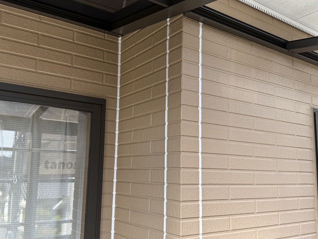 サイディング目地コーキング打ち替え工程の完了状況