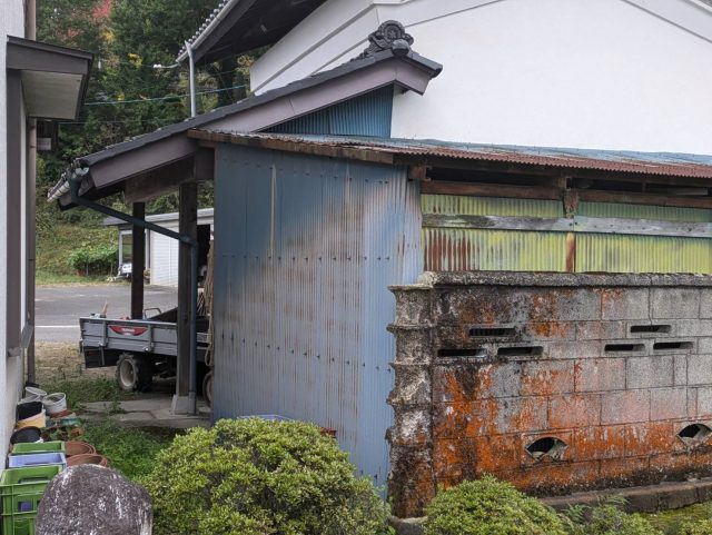 飯島町Y邸波トタン施工前