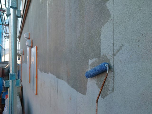 宮田村の三井ホーム外壁塗装工事 砂骨ローラーを使ってゆず肌仕上げに