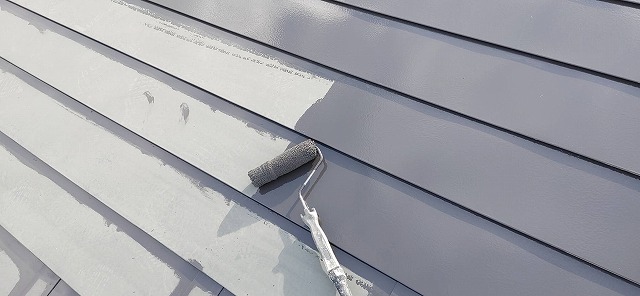 宮田村　屋根の上塗り作業と外壁下塗り作業が開始されました