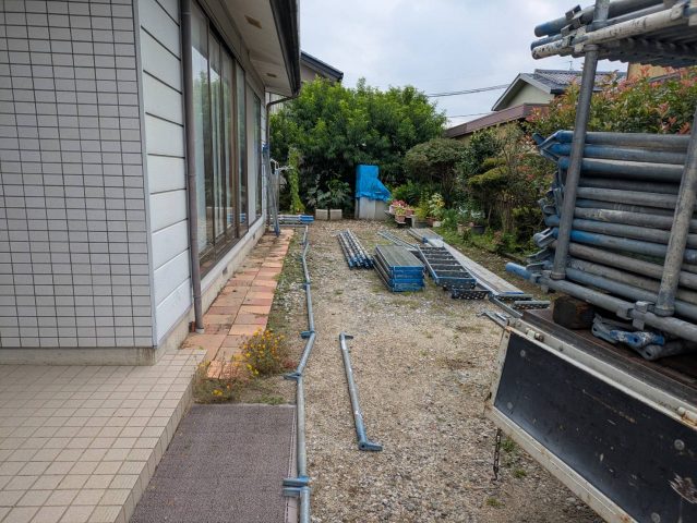 駒ヶ根市T邸雨樋交換足場の設置