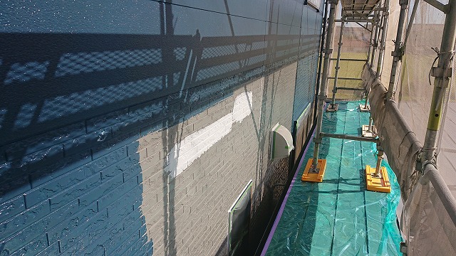 駒ケ根市屋根壁遮熱外壁中塗り1