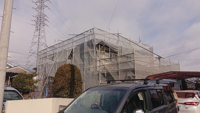 駒ケ根市　窯業系コロニアル屋根の塗装工事　洗浄作業を行いました。