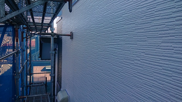 駒ケ根市外壁屋根塗装赤穂_外壁上塗り1