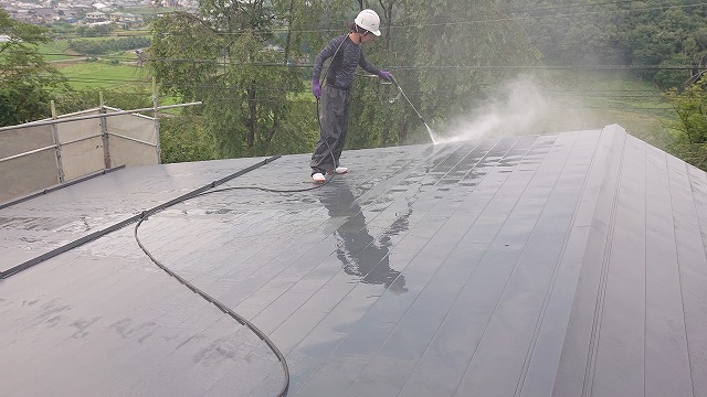 飯田市北方屋根外壁塗装　洗浄2