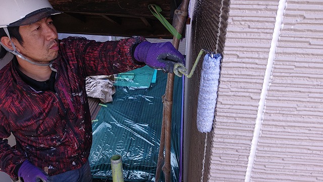 松川町外壁屋根塗装下塗り2