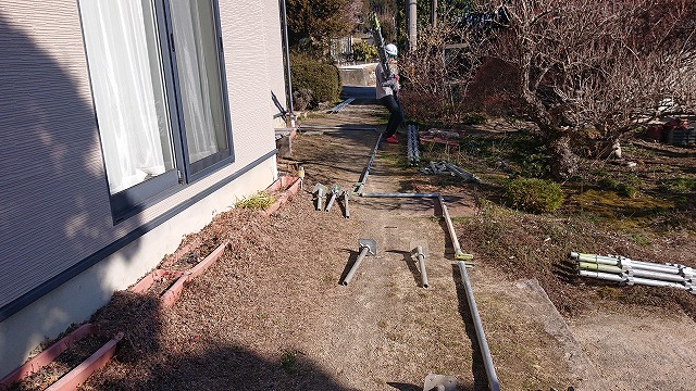 松川町外壁とトタン屋根塗装足場3