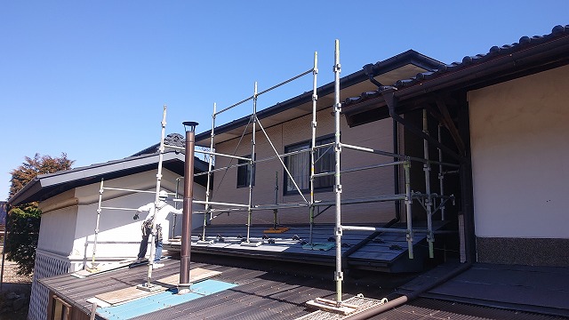 松川町外壁とトタン屋根塗装足場4