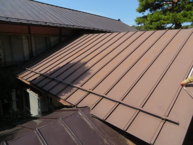 下伊那郡　トタン屋根の剥がれが気になる家の無料点検をおこないました