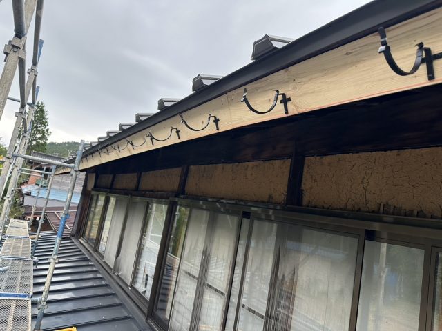 平谷村屋根カバー雨樋交換