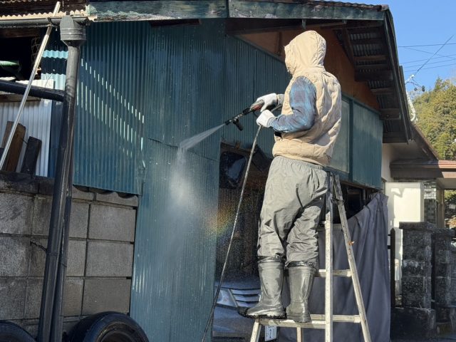 下伊那郡天龍村N邸車庫洗浄