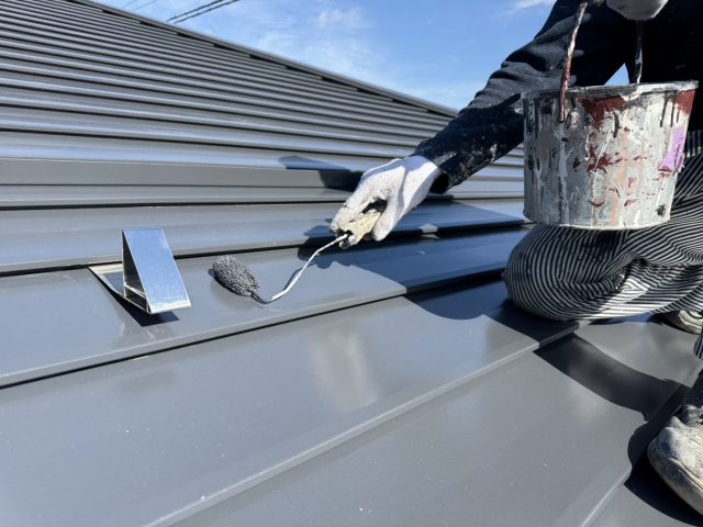 飯田市M様邸屋根塗装上塗り