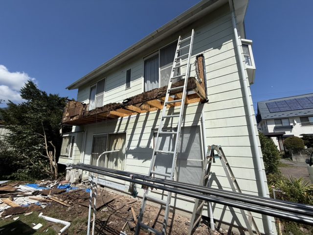 箕輪町N邸ベランダ解体