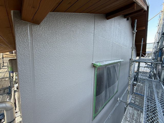 外壁まわりの養生と部分補修