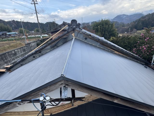 下條村S邸SGL鋼板横葺き