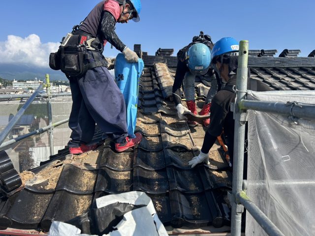 市H邸大屋根瓦おろし