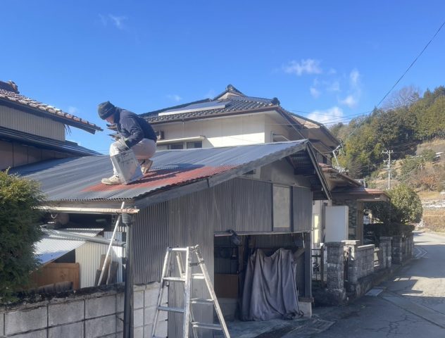 下伊那郡天龍村N邸下塗り