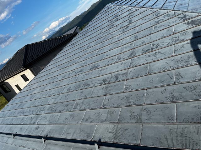 長野県伊那市でフッ素樹脂遮熱塗料を使って屋根塗装工事をおこないました。