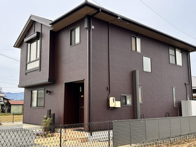 木曽地域にお住いの方へ　劣化が激しかったコロニアル屋根にSGL鋼板で屋根カバー工事完成。ビフォーアフターなどをご紹介いたします