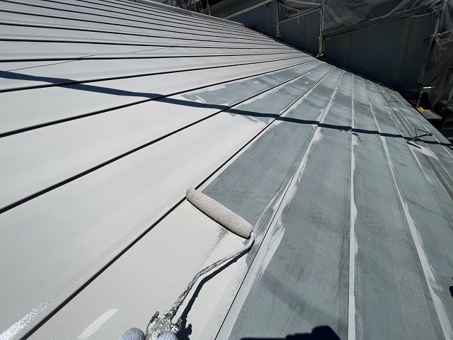 伊那市K邸下塗り塗装中