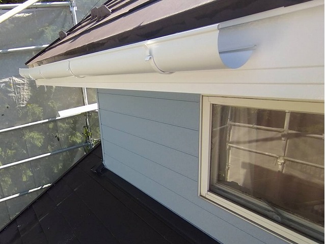 新しい雨樋の取り付け