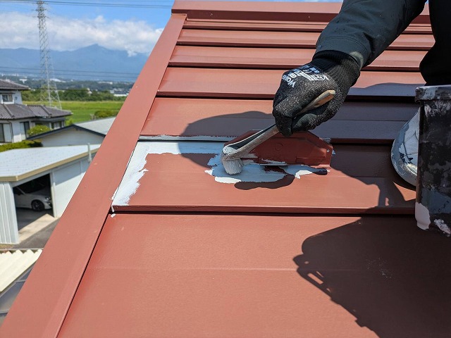 伊那市N邸屋根下塗り