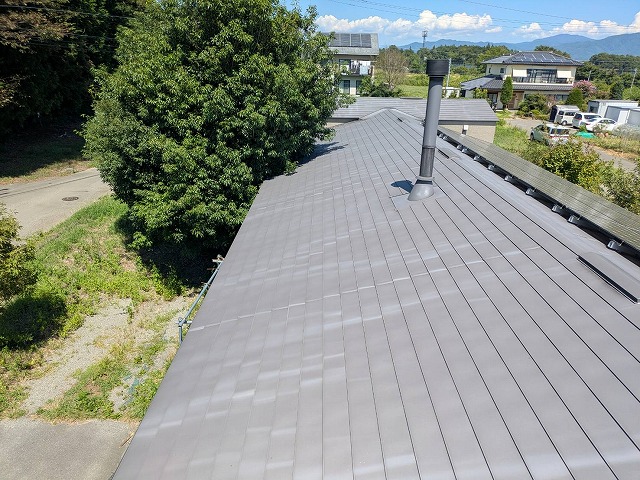 棟付近の全体的な汚れ