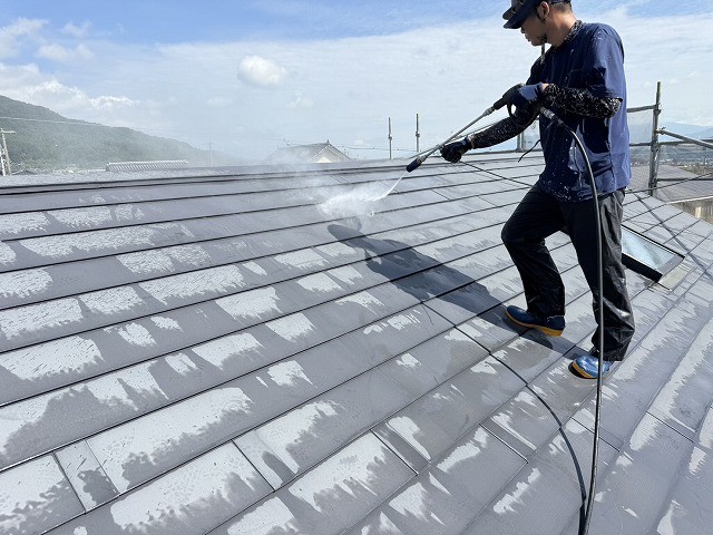 屋根の高圧洗浄