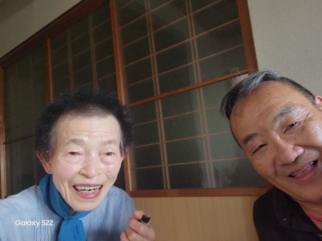 飯田市　信用しています！と屋根塗装工事をまかせていただきました
