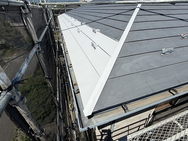 駒ヶ根市T邸下塗り作業中